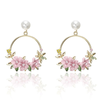 Flower and Pearl Earrings in Gold